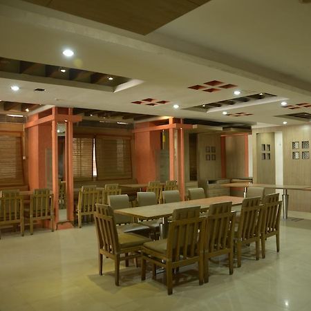 Hotel Sri Sai Krupa Хидерабад Екстериор снимка