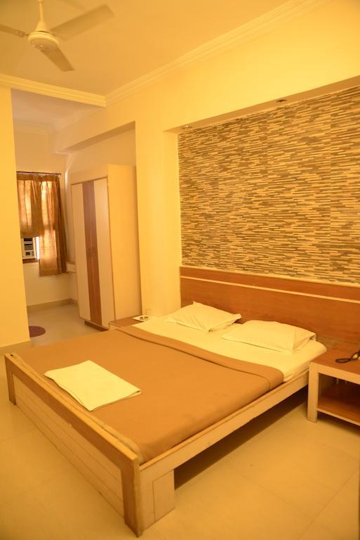 Hotel Sri Sai Krupa Хидерабад Стая снимка