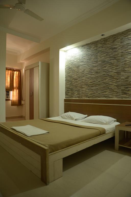 Hotel Sri Sai Krupa Хидерабад Стая снимка