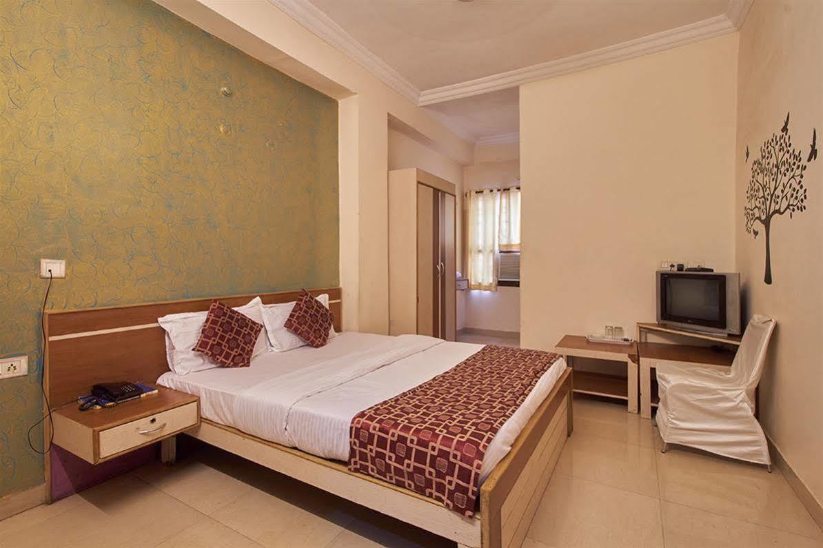 Hotel Sri Sai Krupa Хидерабад Екстериор снимка