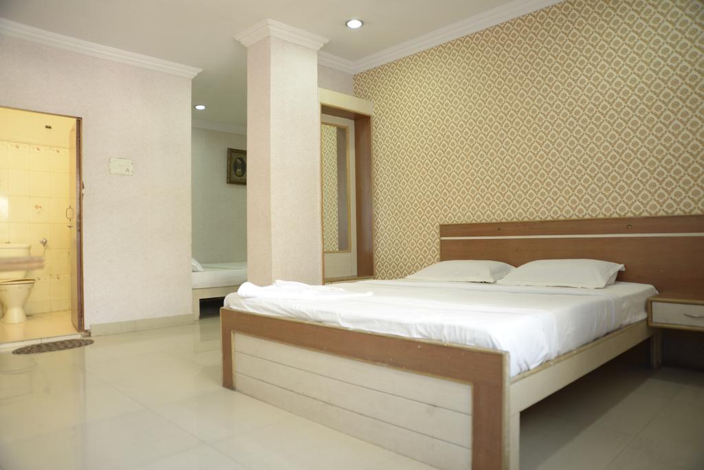 Hotel Sri Sai Krupa Хидерабад Стая снимка