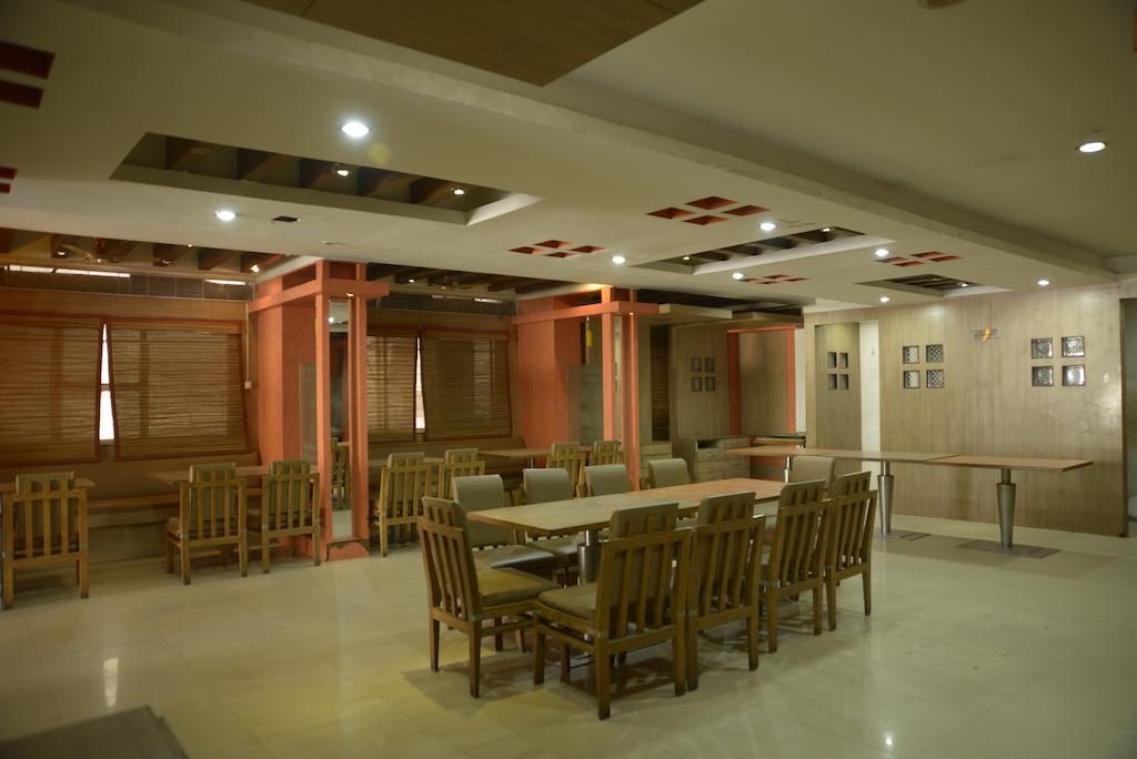 Hotel Sri Sai Krupa Хидерабад Екстериор снимка
